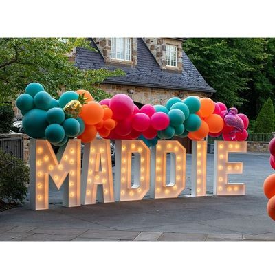 Cartas de marca de acero inoxidable LED de tamaño personalizado para exhibición de fiestas de bodas al aire libre