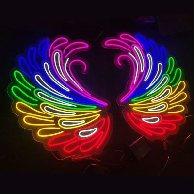 Letras de señalización de neón personalizadas montadas en la pared al aire libre con voltaje de entrada y materiales de 100-240V
