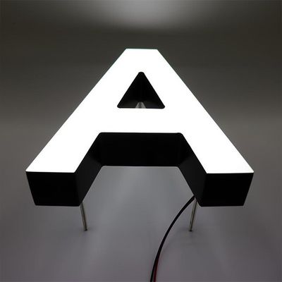 Logotipo de la tienda Signo de letras LED al aire libre con 28C Vida útil de 50000 horas y diseño