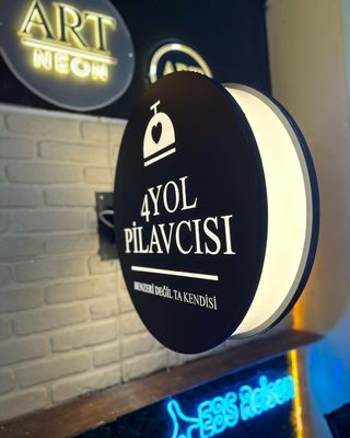 Caja de luz de publicidad acrílica LED de voltaje de entrada de 12 V para señalización y promoción al aire libre