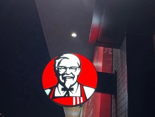 Caja de luz de publicidad acrílica LED de cartel 3D personalizado para tablero de exhibición exterior