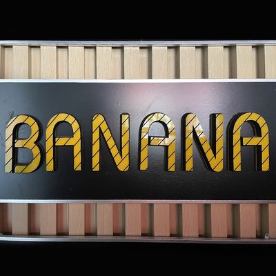 Signo luminoso 3D personalizado al aire libre con letras acrílicas iluminadas y arte LED a 25 ° C