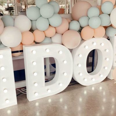 12V Voltado de entrada Grandes letras 3D iluminadas Marry Me LED Marquee Signo para la boda