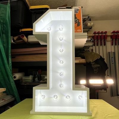 Cartas de bodas personalizadas de gran tamaño 12V Voltado de entrada Decoración de fiesta con luces