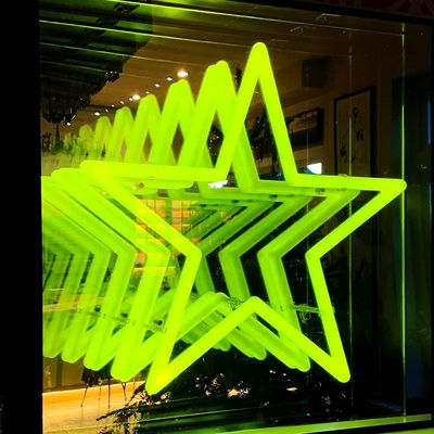 Espejo 3D acrílico de vidrio templado con efecto infinito Espejo 3D LED con voltaje de entrada de 12V