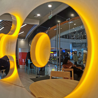 Comerciante exterior con luz luminosa 3D señalado personalizado con fuente de alimentación del transformador