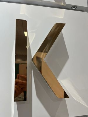 Señales exteriores esenciales de tamaño personalizado Señales luminosas metálicas con letra de canal 3D