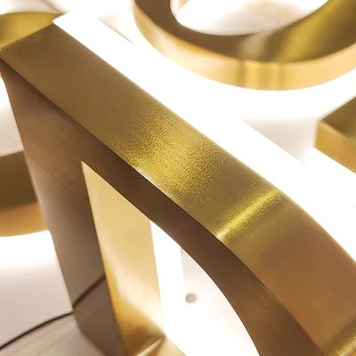 Señales exteriores esenciales de tamaño personalizado Señales luminosas metálicas con letra de canal 3D