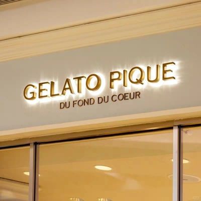 Letras pequeñas Logotipo 3D Acrílico señalización comercial para oficinas y tiendas 12V Voltagem de entrada