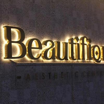 Signo de logotipo 3D de metal cepillado para publicidad personalizada de negocios interiores y exteriores