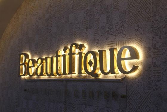 Signo de logotipo 3D de metal cepillado para publicidad personalizada de negocios interiores y exteriores