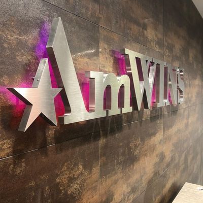 Señalización LED 3D versátil para edificios comerciales personalizados y publicidad interior / exterior