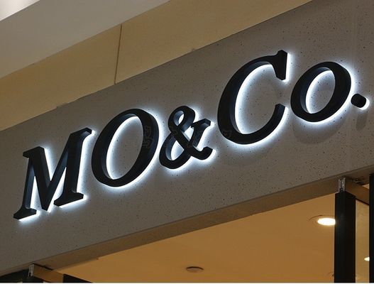 Publicidad en interiores y exteriores Signo comercial de metal con 50000 horas de vida útil