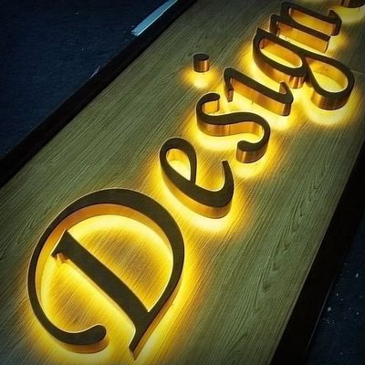 Líneas LED Fuente de luz tamaño personalizado Nieve metálica 3D retroiluminada letras para señalización interior