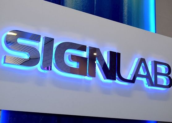Indicador de pared de letras de luz interior iluminada con luz LED personalizada con voltaje de entrada de 12V DC