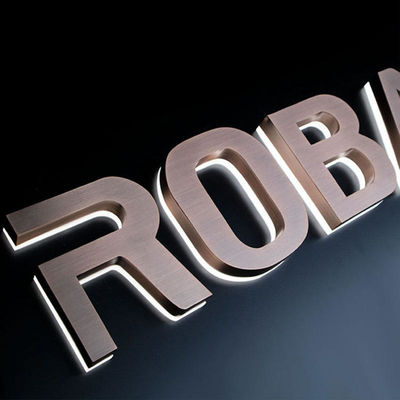 Presa exterior LED acrílica de doble cara con logotipo iluminado multicolor